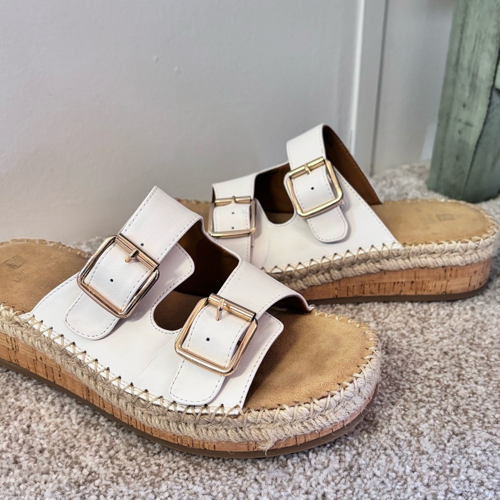 White Mountain Capture White Vegan Wedge Buckle Sandals Size 8M - Picture 3 of 11